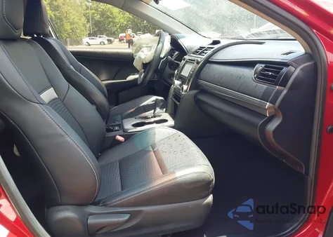 2014 Toyota Camry Se z USA, uszkodzony, nr VIN 4T1BF1FK2EU801093